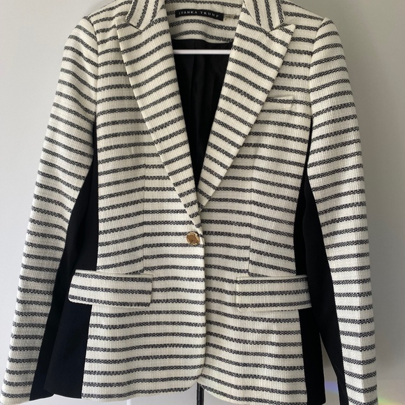 Ivanka Trump Blazer - Picture 1 of 5